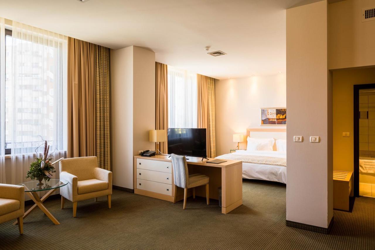 Hotel Rogge Ρέσιτσα Εξωτερικό φωτογραφία